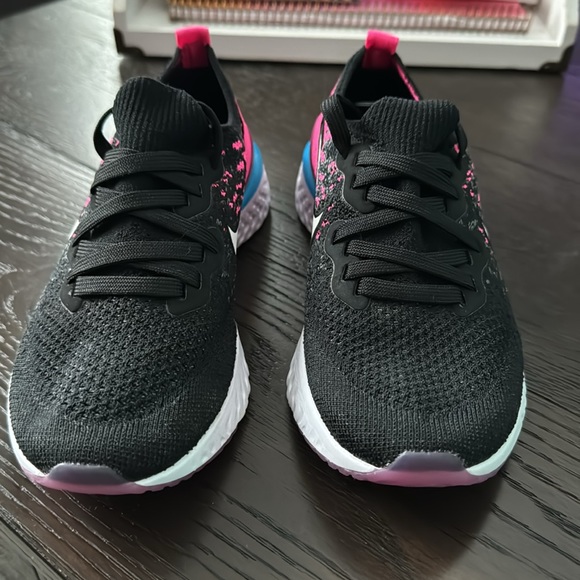 Nike Flyknit Epic React - Never Worn - Picture 2 of 5